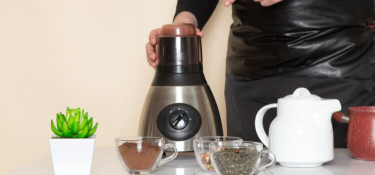 Coffee Grinder vs Blender Which One Is Right for Your Daily Grind